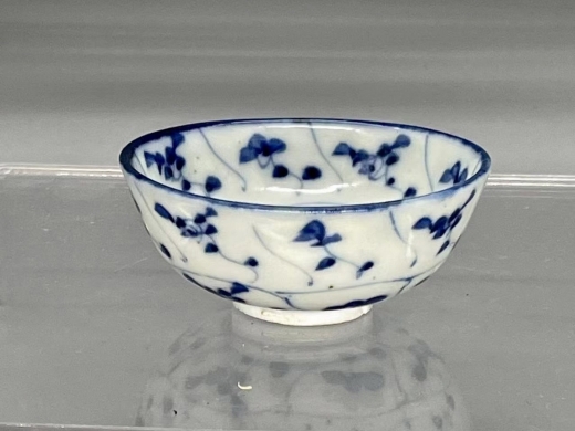 青花灵芝纹茶盏
