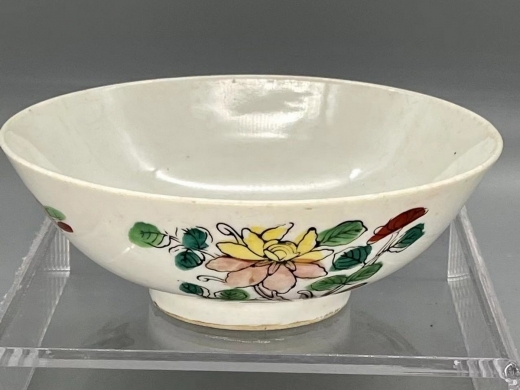 粉彩四季花卉纹大碗