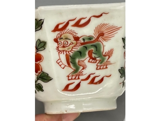 五彩狮子戏牡丹六方茶盏