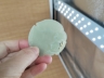 青玉梅花笔舔