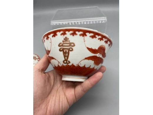 矾红描金福寿纹盖碗