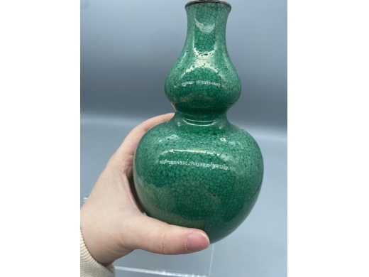 绿哥釉葫芦瓶