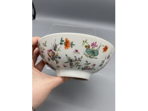 粉彩四季花卉纹碗