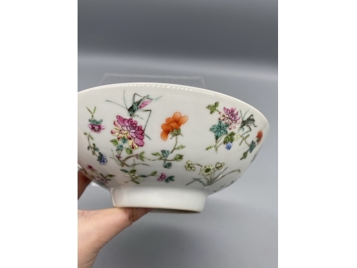 粉彩四季花卉纹碗