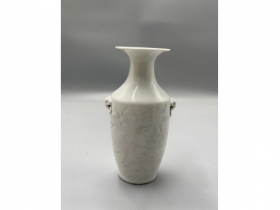 白釉刻瓷尺瓶