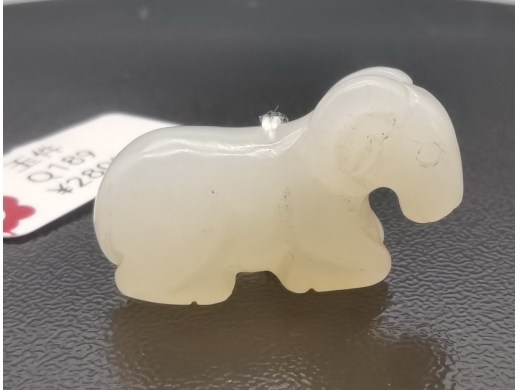 玉羊挂件