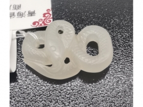 玉蛇挂件