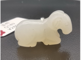 玉羊挂件