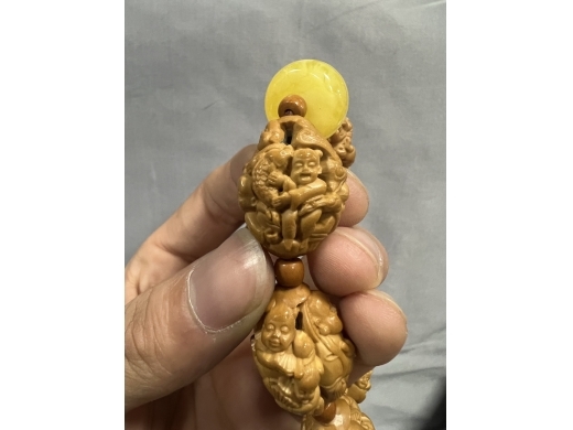 橄榄核雕