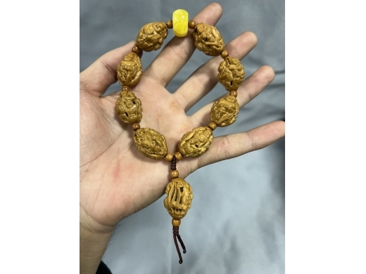 橄榄核雕