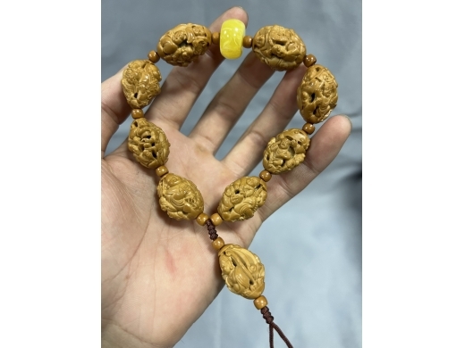 橄榄核雕