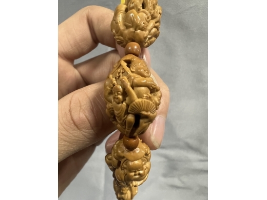 橄榄核雕