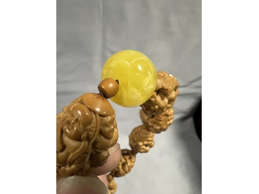 橄榄核雕