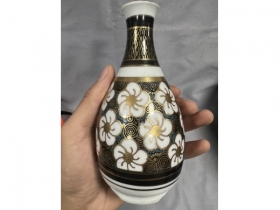 民国日瓷花卉酒壶