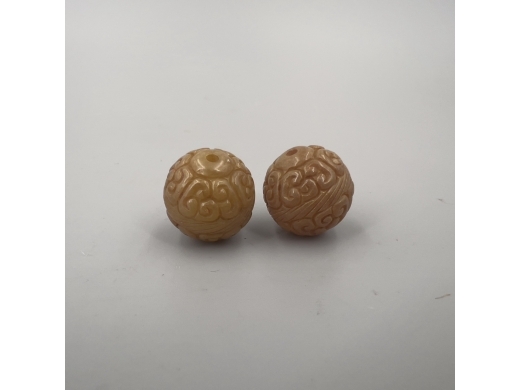 玉雕如意纹圆珠一对