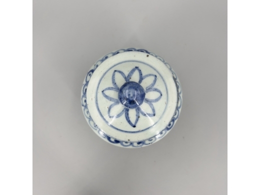 青花花卉纹小将军罐