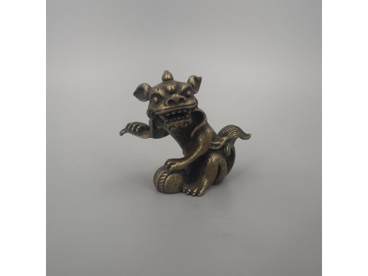 铜狮子戏球摆件