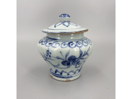 青花花卉纹小将军罐