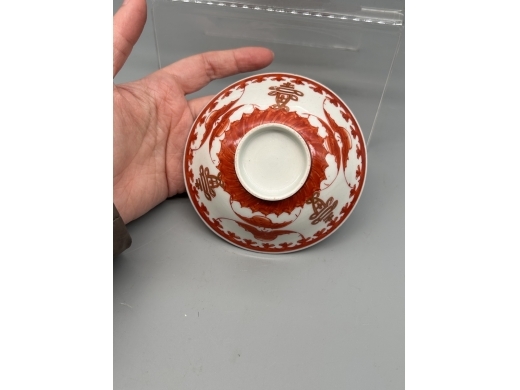 矾红描金福寿纹盖碗