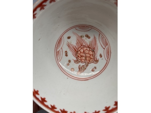 矾红描金福寿纹盖碗