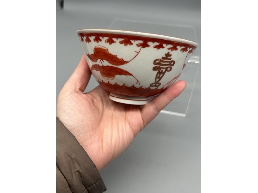 矾红描金福寿纹盖碗