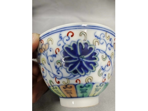 大清光绪年制款斗彩茶扣