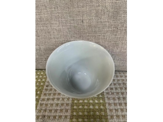 大明成化年制款青花人物杯