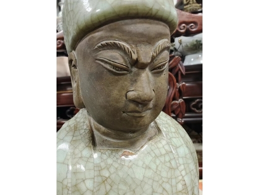 哥釉瓷人物