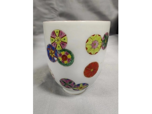 大清光绪年制款粉彩皮球花杯