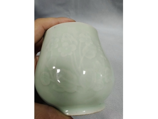 豆青釉暗刻茶叶罐