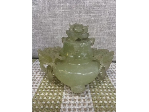 清代岫玉香炉