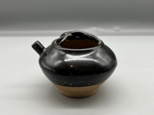 黑釉茶壶