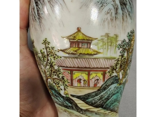 慎德堂制民国山水赏瓶