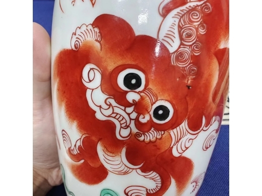 同治年制款狮子瓶
