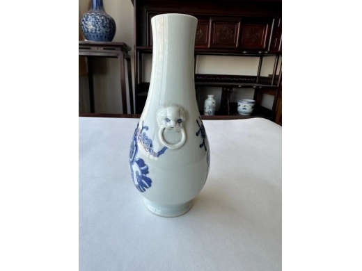 康熙青花瓶