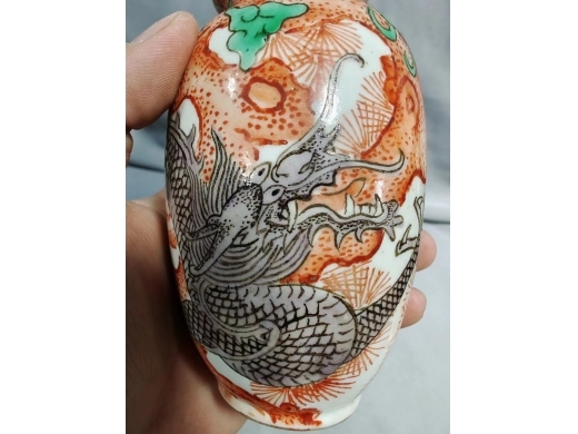 清代龙纹赏瓶