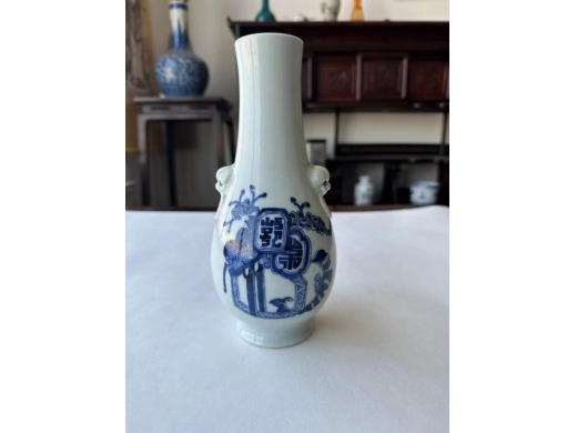 康熙青花瓶