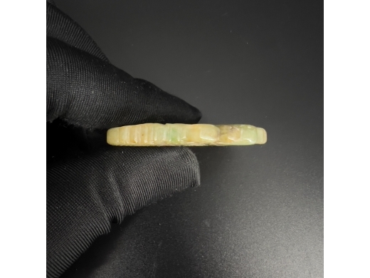 翡翠雕瑞兽纹佩