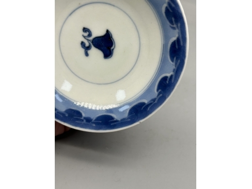 青花花卉纹盖碗