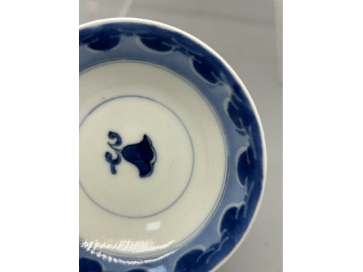 青花花卉纹盖碗