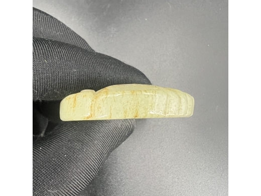 玉雕花卉瑞兽纹瓦子