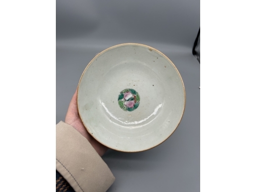 粉彩四季花卉纹碗
