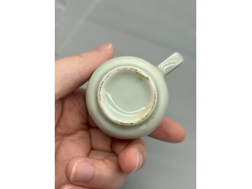 豆青釉小把杯