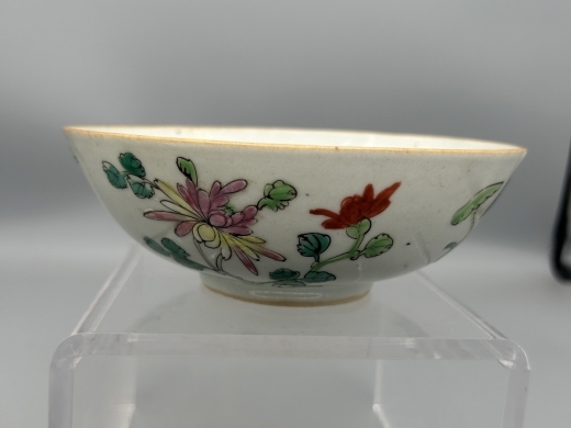 粉彩四季花卉纹碗