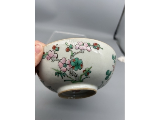 粉彩四季花卉纹碗