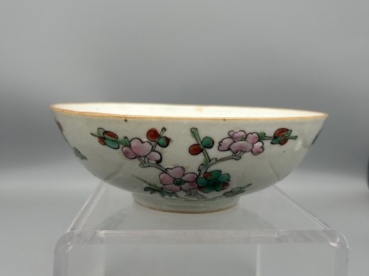 粉彩四季花卉纹碗
