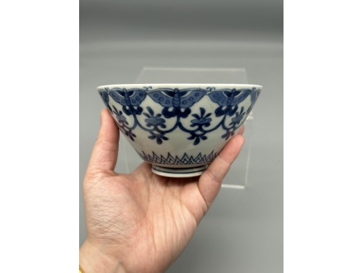 青花花蝶璎珞纹斗笠茶盏