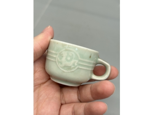 豆青釉小把杯