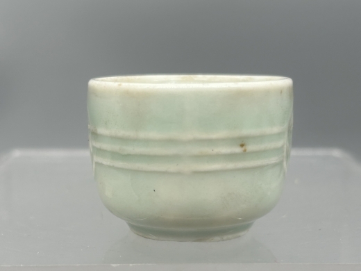 豆青釉小把杯