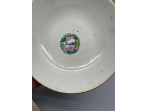 粉彩四季花卉纹碗